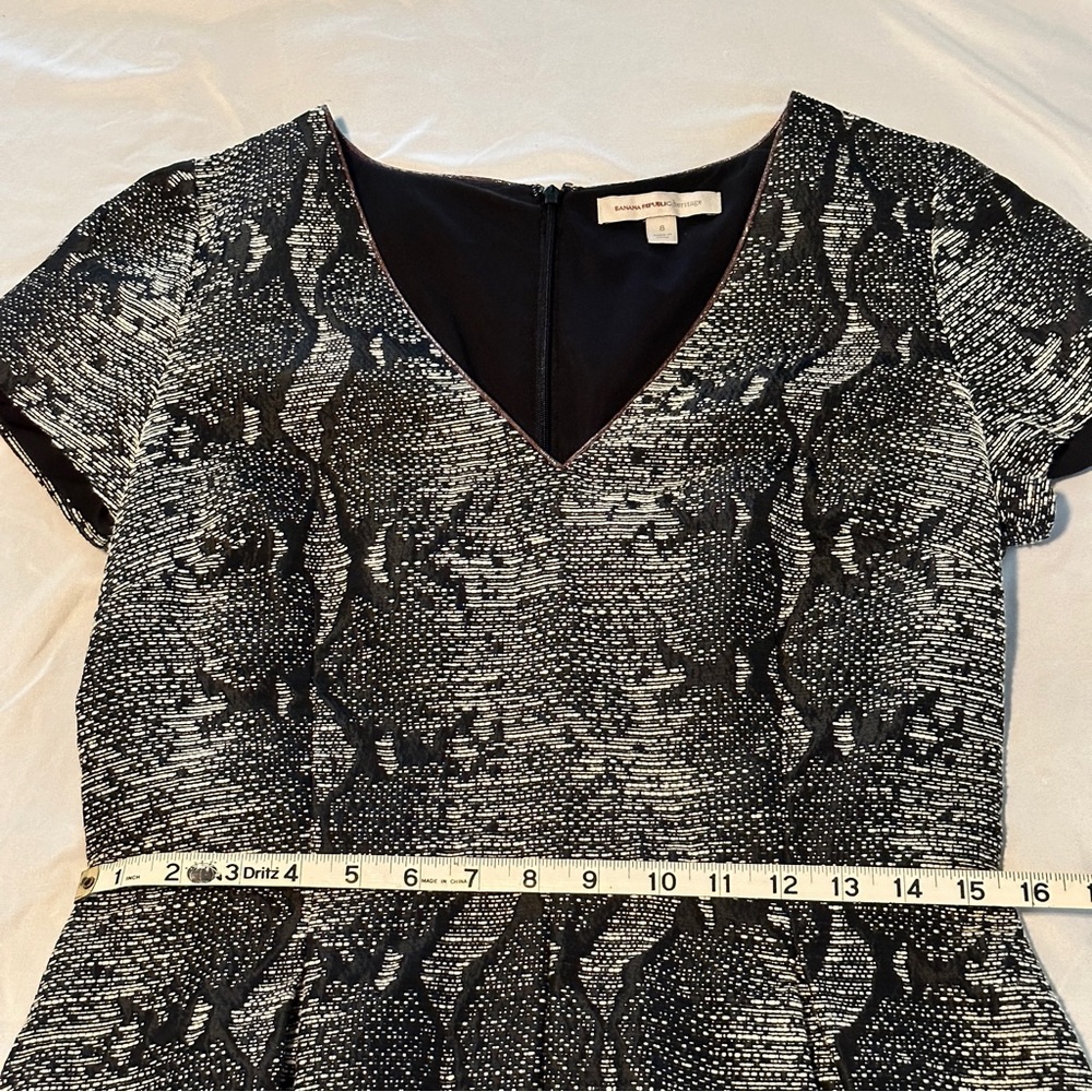 Banana Republic Heritage Dress Size 8 Black Textured Short Sleeve Snakeskin